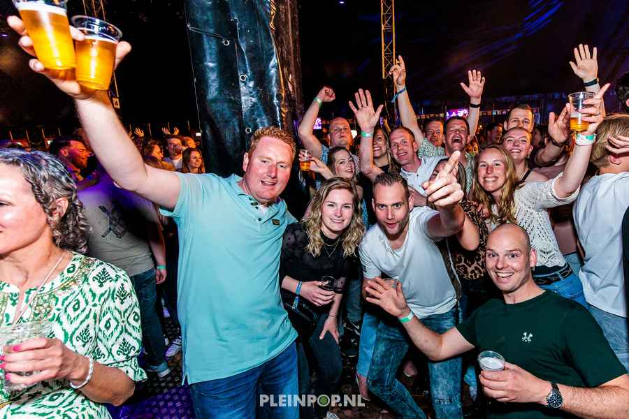 Publiek Bewerkt    (57)